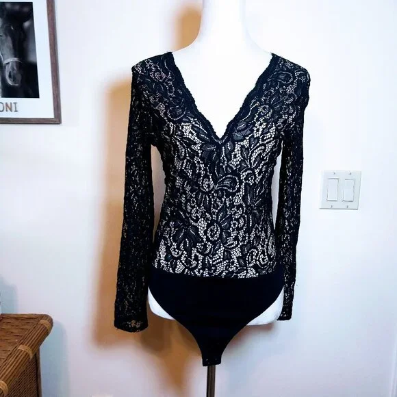 EXPRESS SIZE M LONG SLEEVE BLACK EMBROIDERED LACE BODYSUIT - Picture 6 of 11